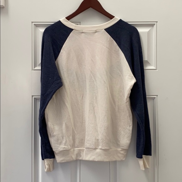 WILDFOX Fiona Passion Chevron Pullover Shirt Med - Picture 7 of 7